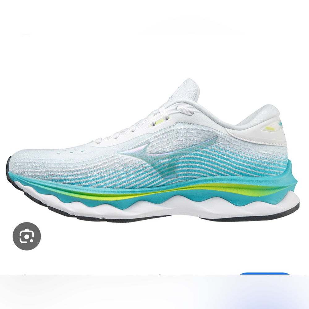 Mizuno Women's Wave Sky 5 Running Shoes White, Size 10.5 M